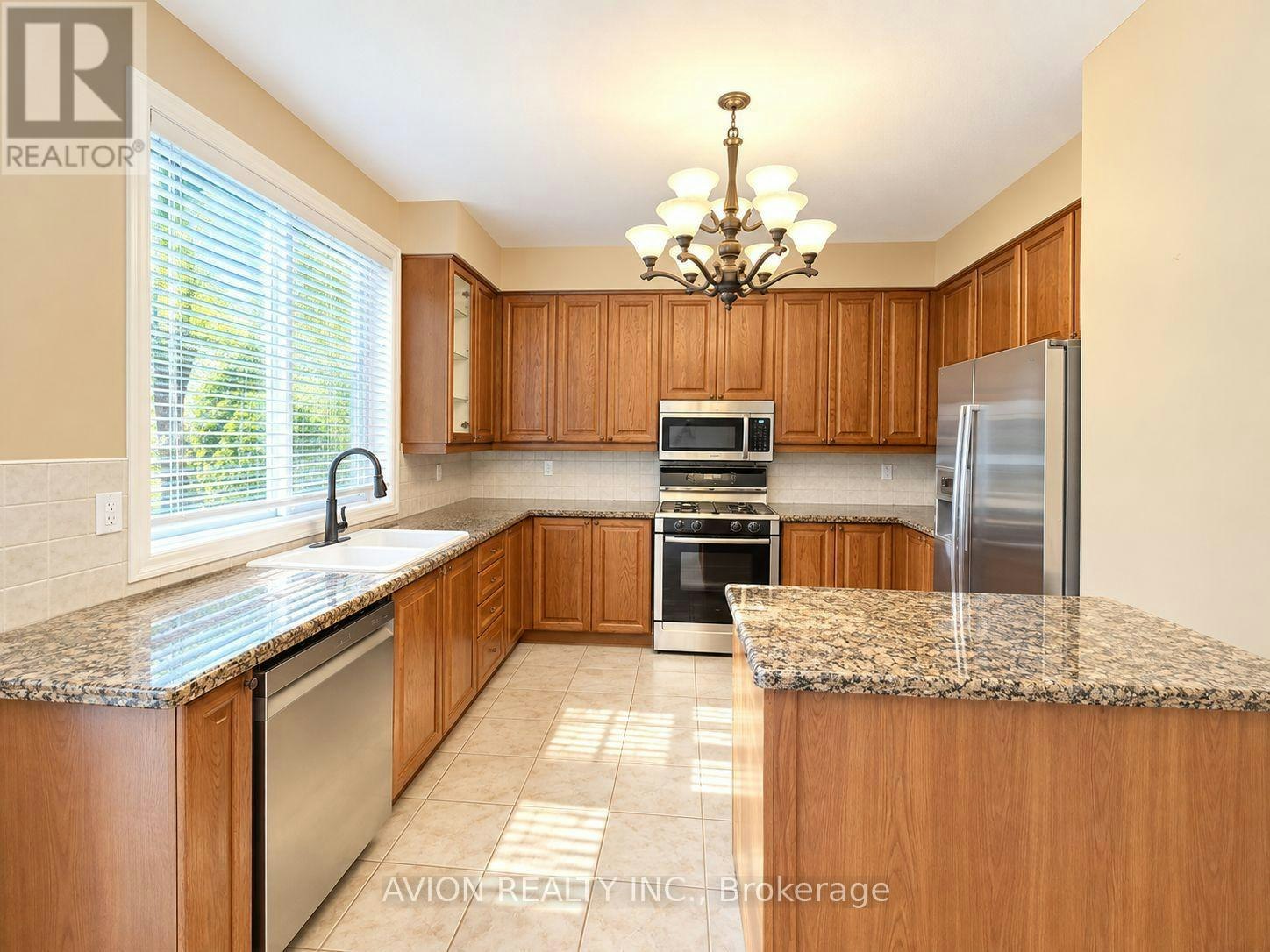 1392 Pinecliff Road, Oakville, ON, L6M 3Z1 - 4