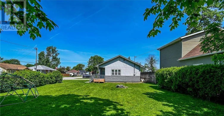 64 Dominion Road, Fort Erie, ON, L2A 1E6 - 2
