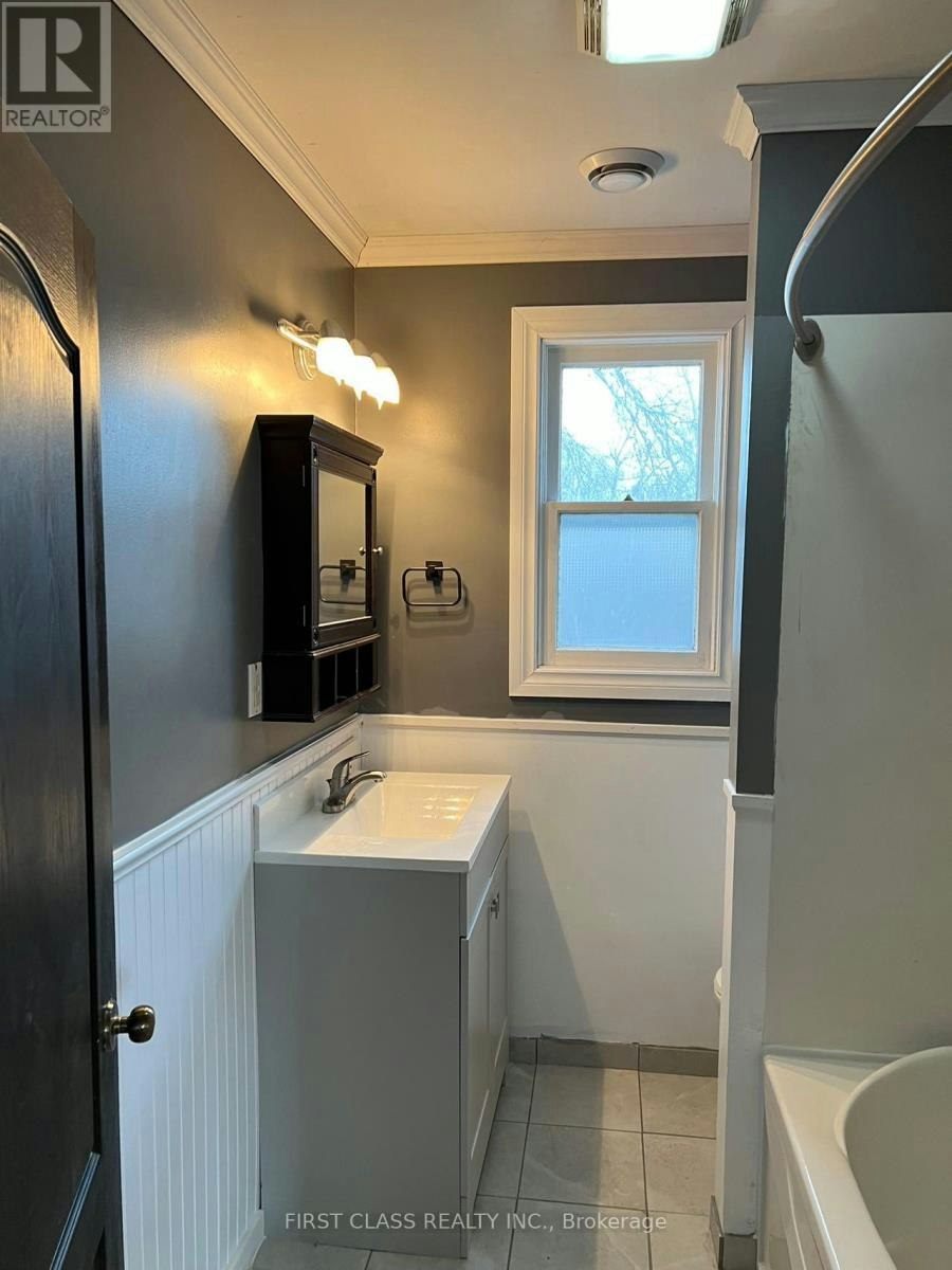 64 Dominion Road, Fort Erie, ON, L2A 1E6 - 5
