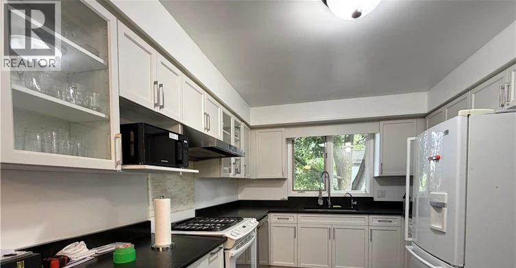 450 Bridge Street W, Waterloo, ON, N2K 2Y4 - 2