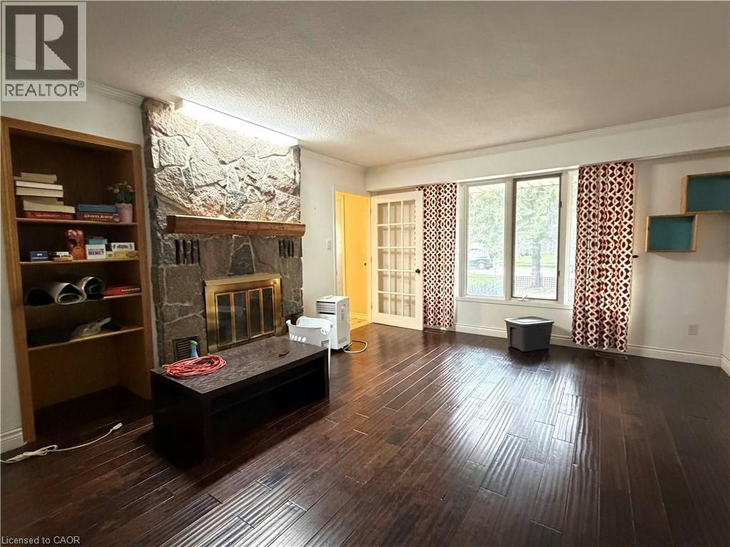 450 Bridge Street W, Waterloo, ON, N2K 2Y4 - 4