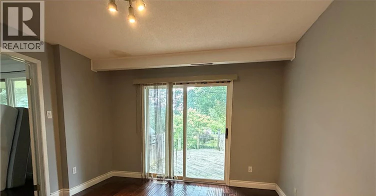 450 Bridge Street W, Waterloo, ON, N2K 2Y4 - 5