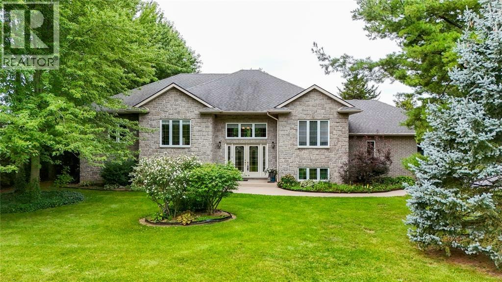 8653 Vance Drive, Lambton Shores, ON, N0N 1J7