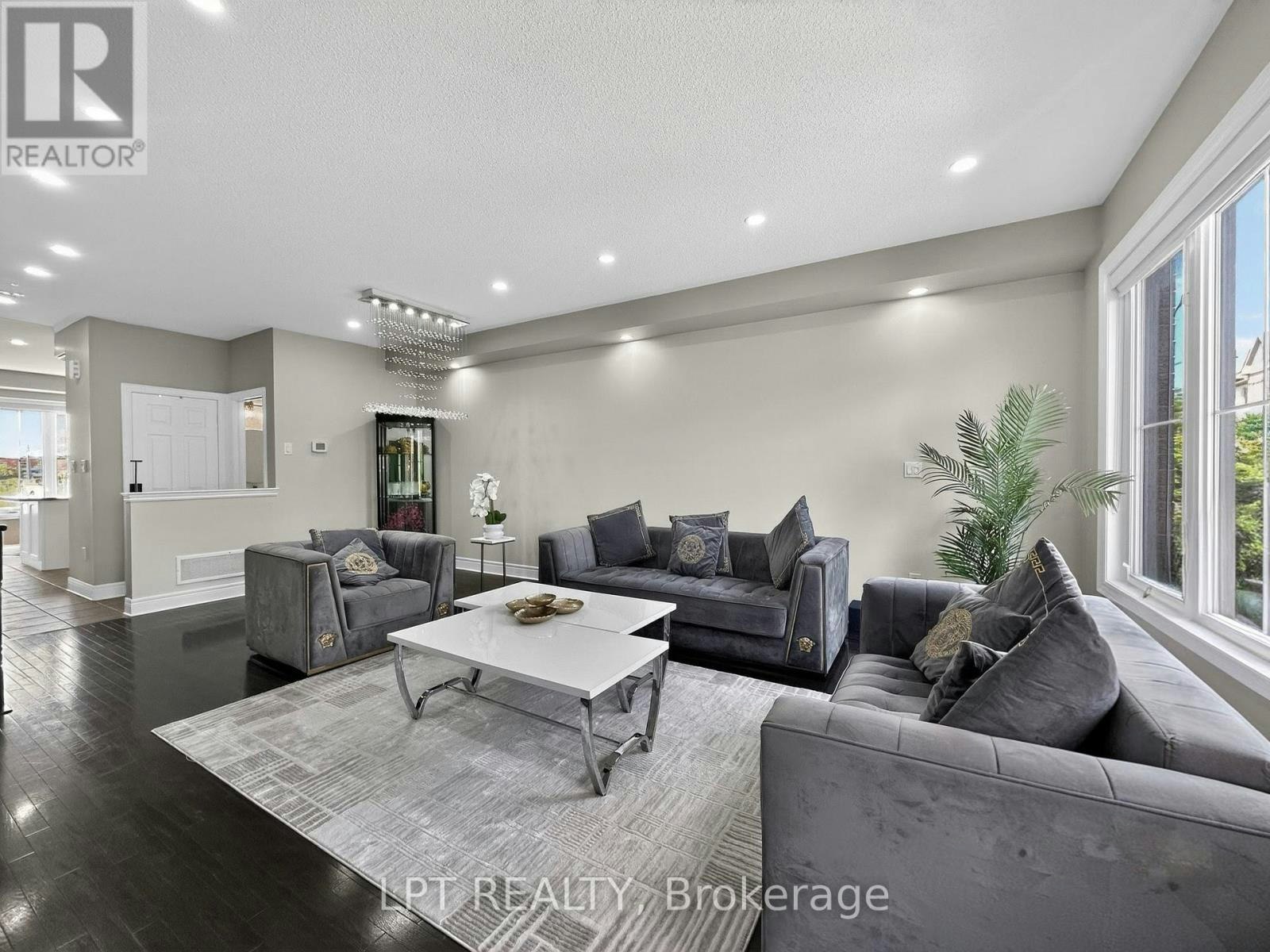 44 Cedar Lake Crescent, Brampton, ON, L6Y 0P9