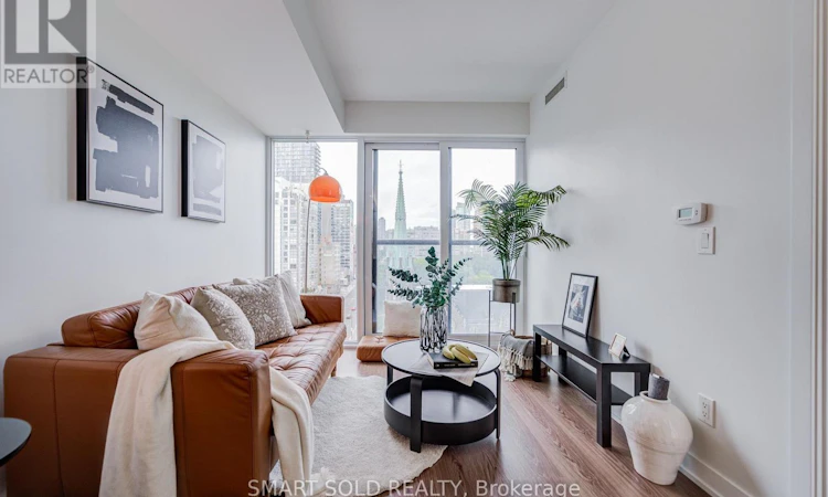 907-319 Jarvis Street