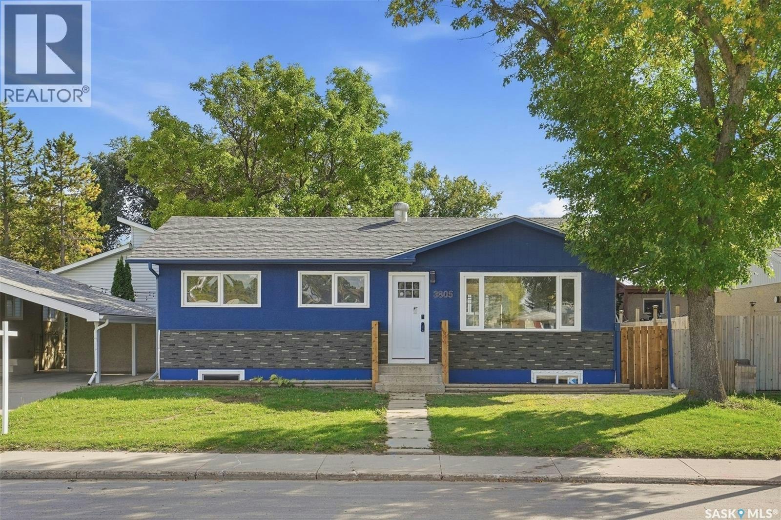 3805 Diefenbaker Drive, Saskatoon, SK, S7L 5C6