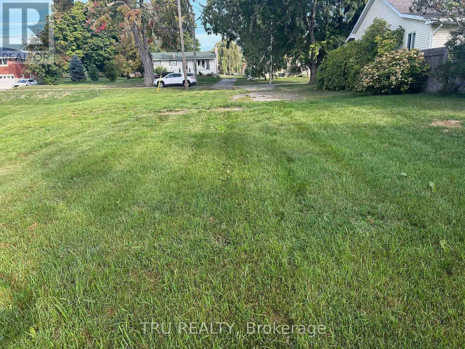 9 Wellington Street W, Athens, ON, K0E 1B0