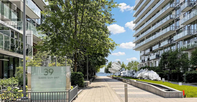 328-39 Queens Quay, Toronto, ON, M5E 0A4