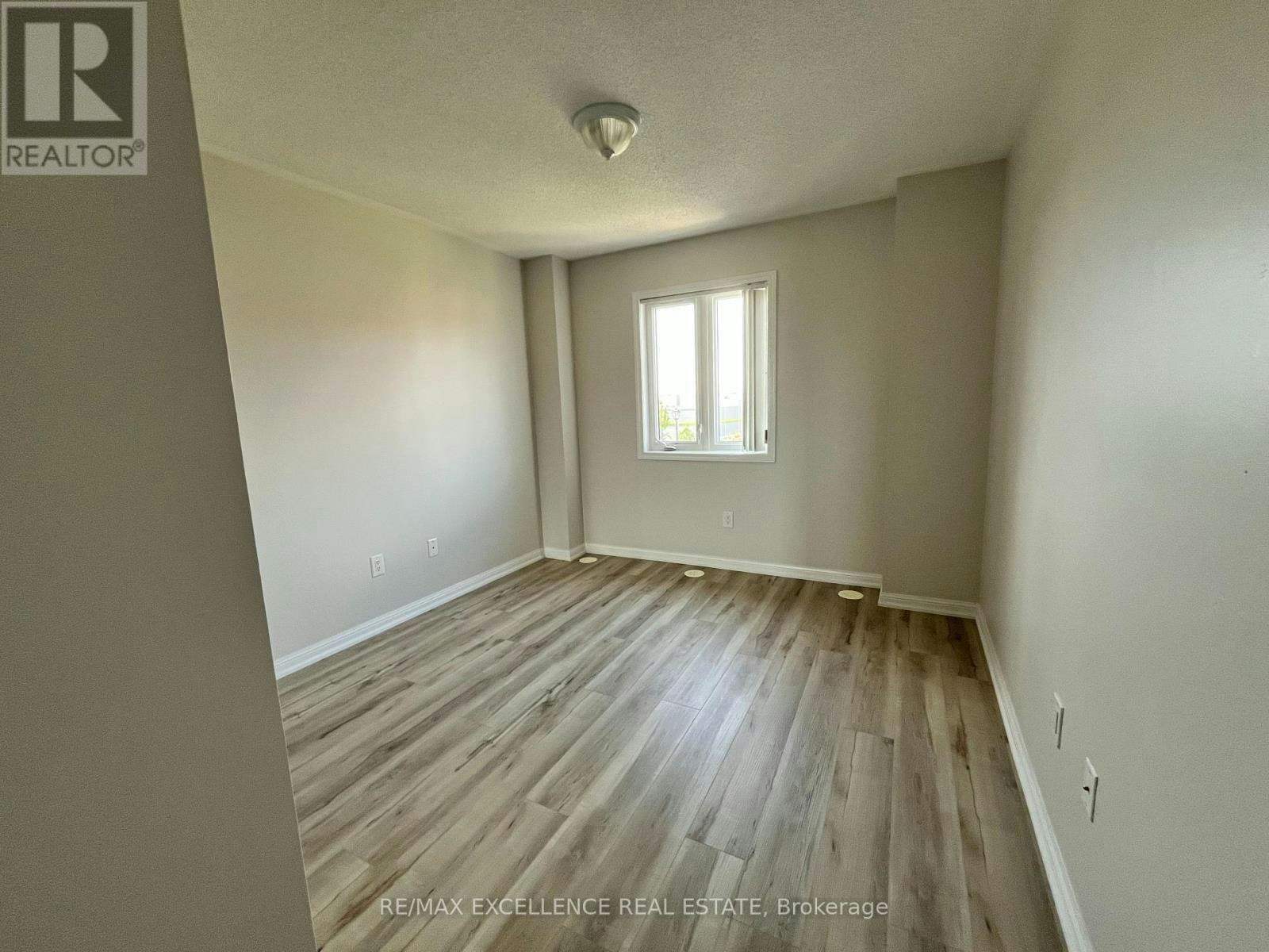 180-250 Sunny Meadow Boulevard, Brampton, ON, L6R 3Y6 - 3