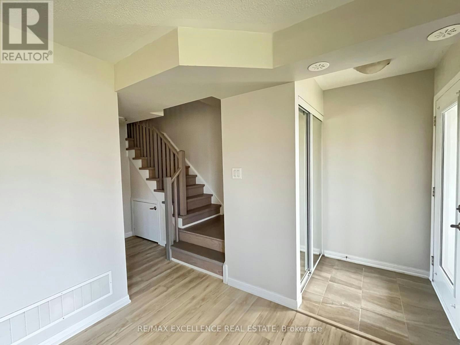 180-250 Sunny Meadow Boulevard, Brampton, ON, L6R 3Y6 - 11