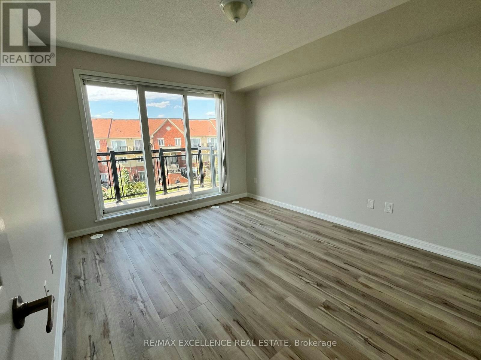 180-250 Sunny Meadow Boulevard, Brampton, ON, L6R 3Y6 - 4