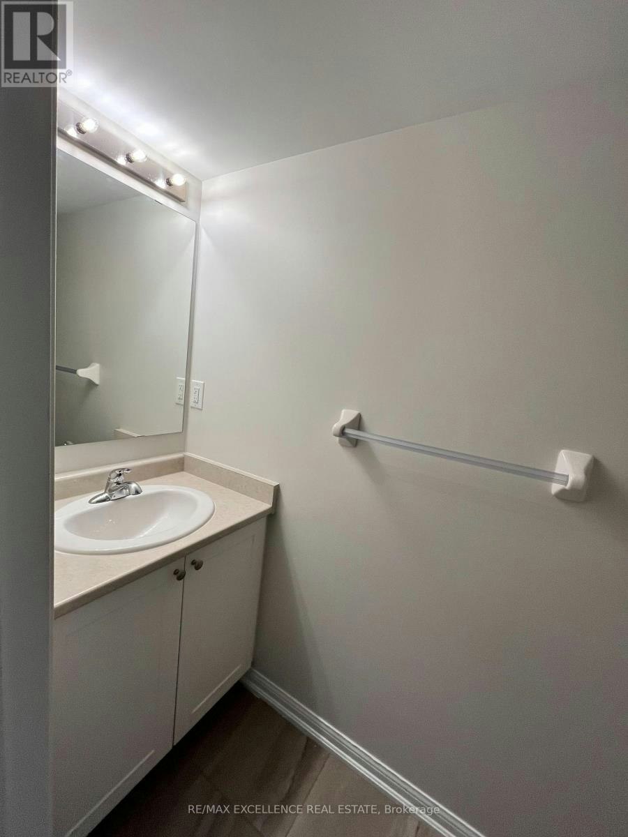 180-250 Sunny Meadow Boulevard, Brampton, ON, L6R 3Y6 - 8