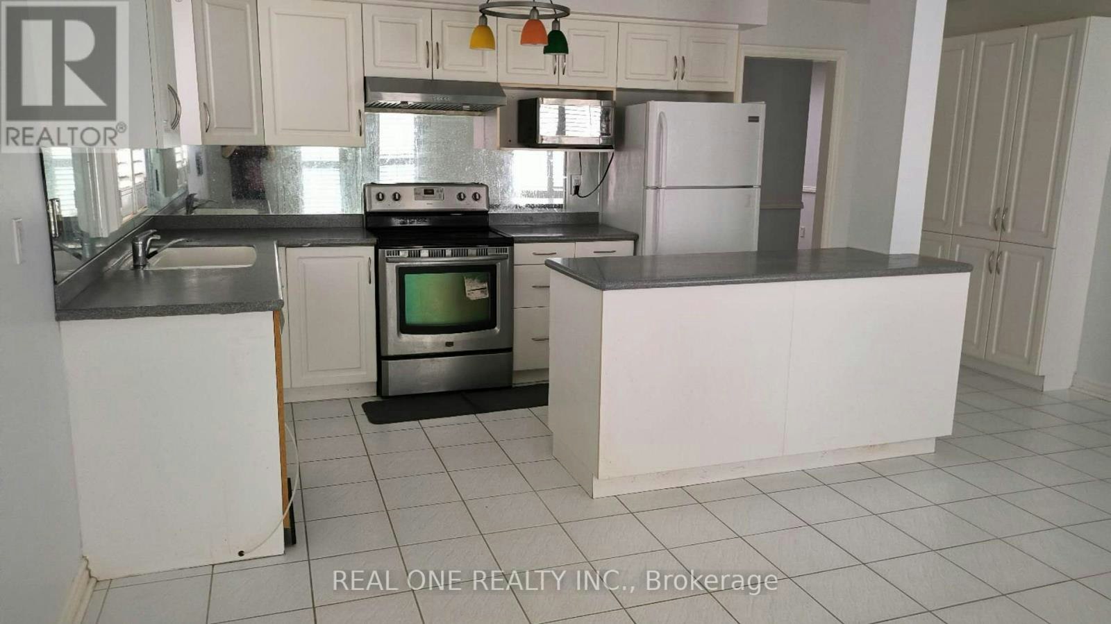 12 Atlantic Avenue, Markham, ON, L3P 7B6 - 2