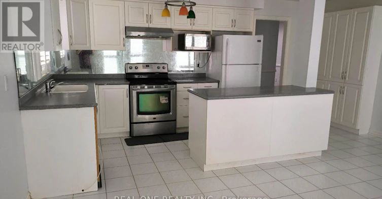 12 Atlantic Avenue, Markham, ON, L3P 7B6 - 2