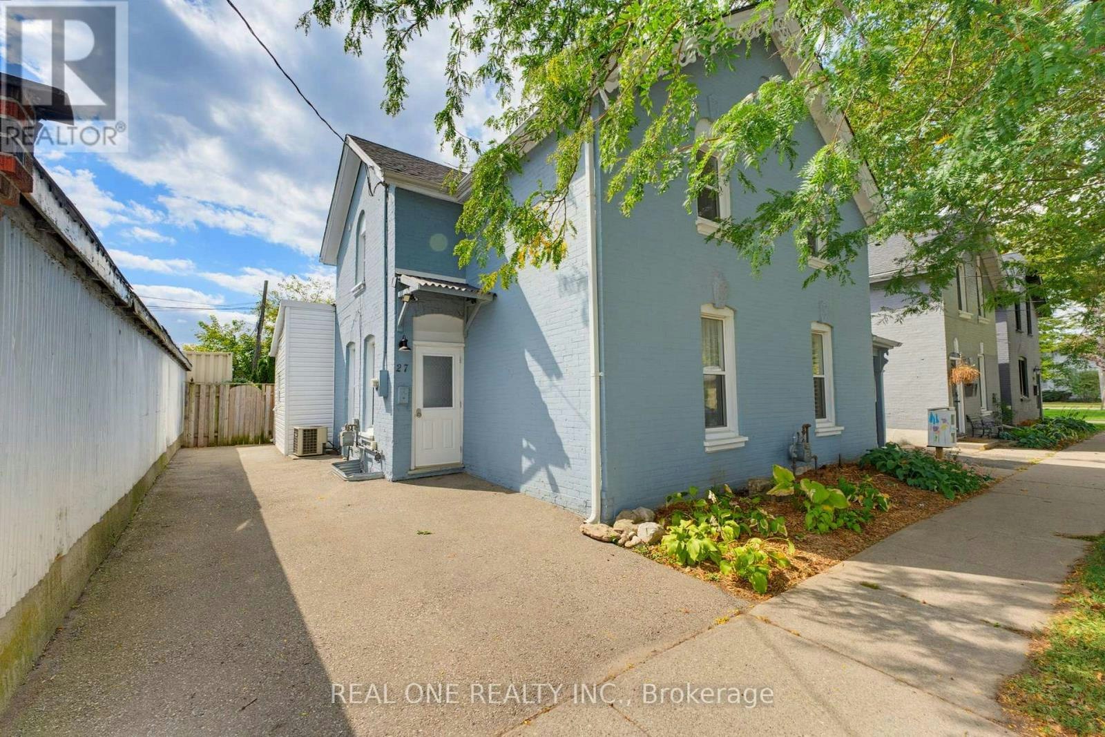 27 Gilkison Street, Brantford, ON, N3T 1Z7