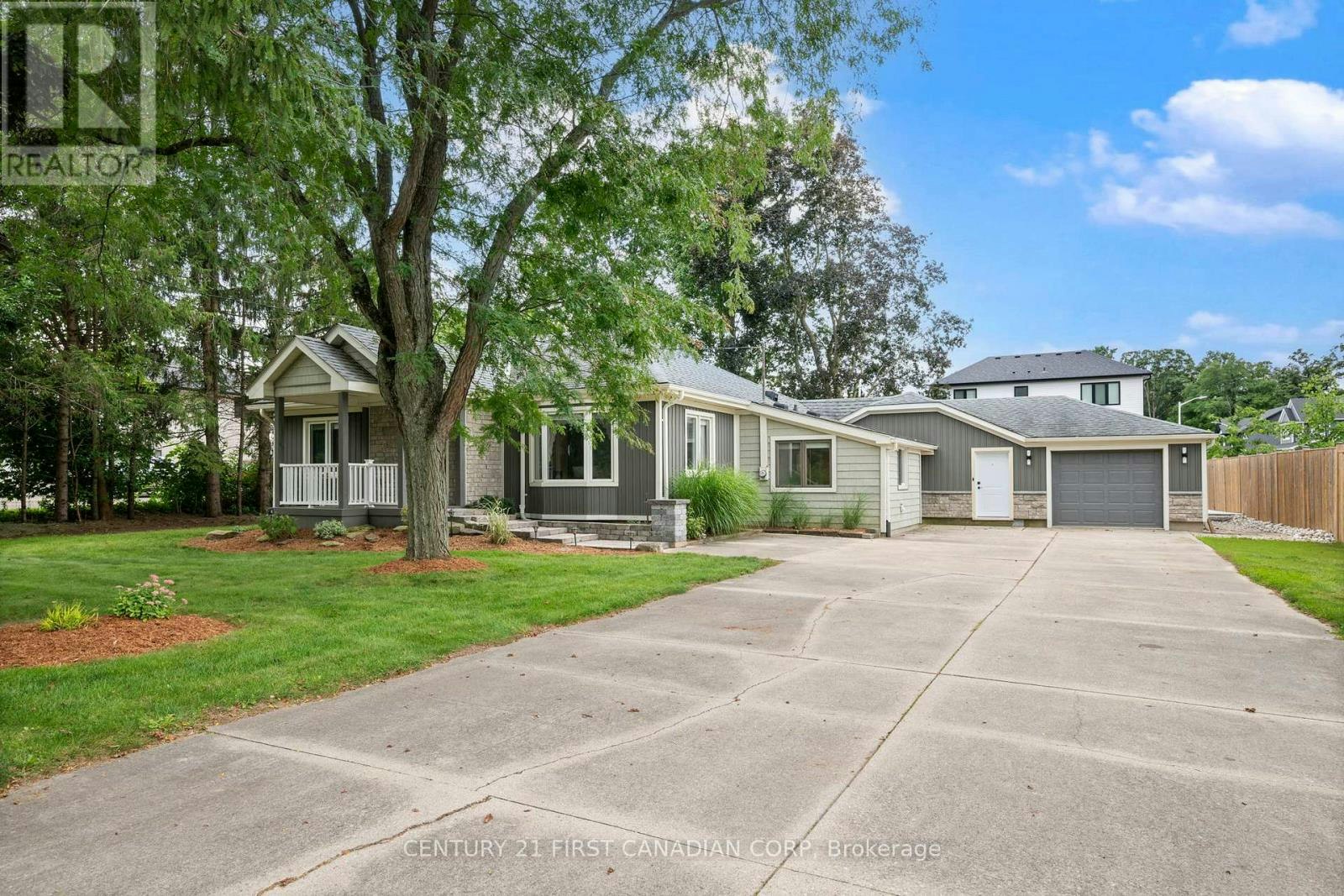 22697 Adelaide Road, Strathroy, ON, N0L 1W0
