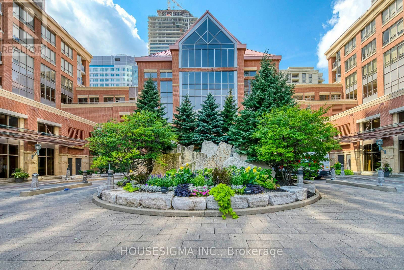 2703-4090 Living Arts Drive, Mississauga, ON, L5B 4M8