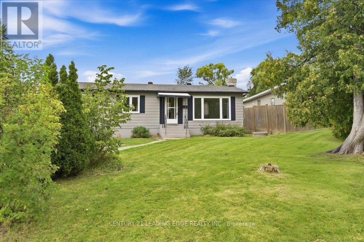 300 Annsheila Drive, Georgina, ON, L4P 3A5
