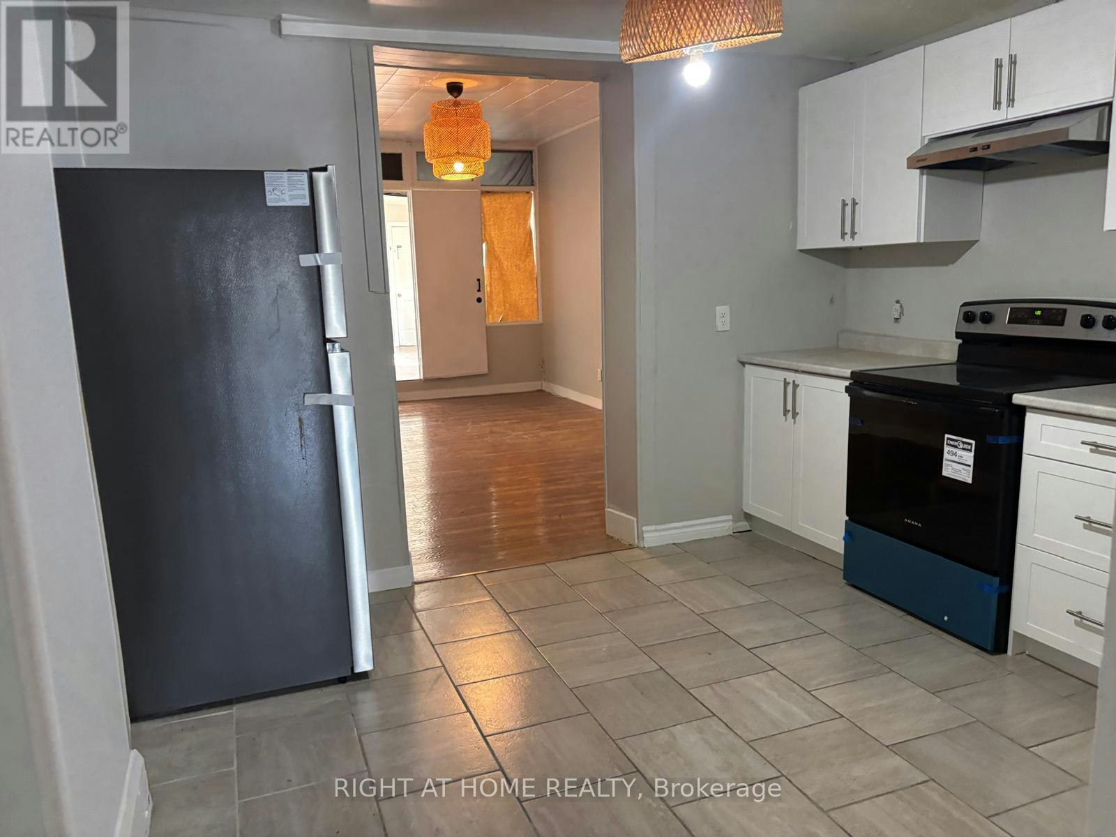 UPPER-505 Oakwood Avenue, Toronto, ON, M6E 2W9 - 2