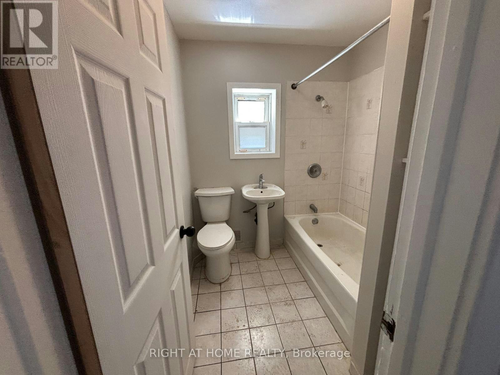 UPPER-505 Oakwood Avenue, Toronto, ON, M6E 2W9 - 13