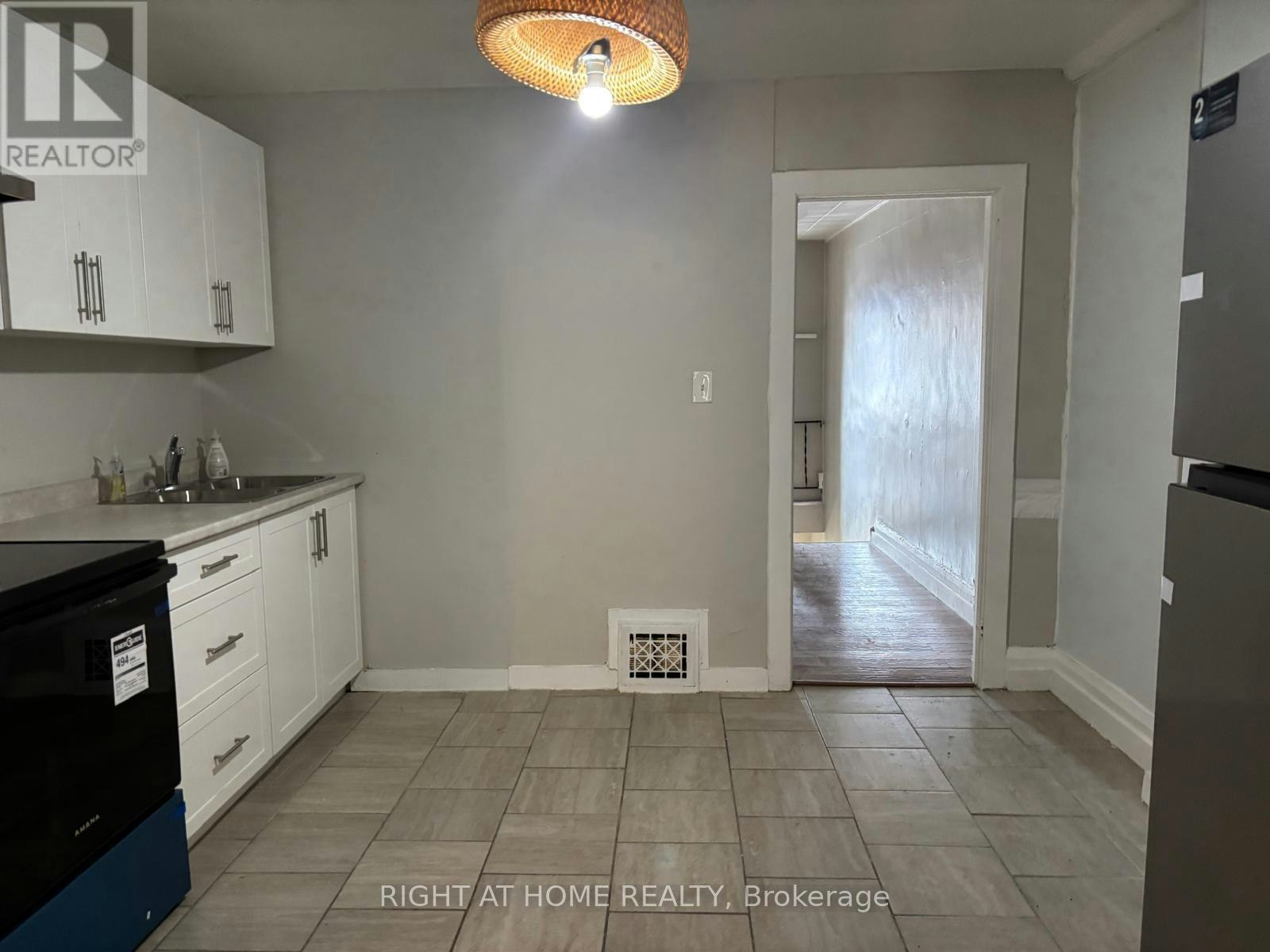 UPPER-505 Oakwood Avenue, Toronto, ON, M6E 2W9 - 4