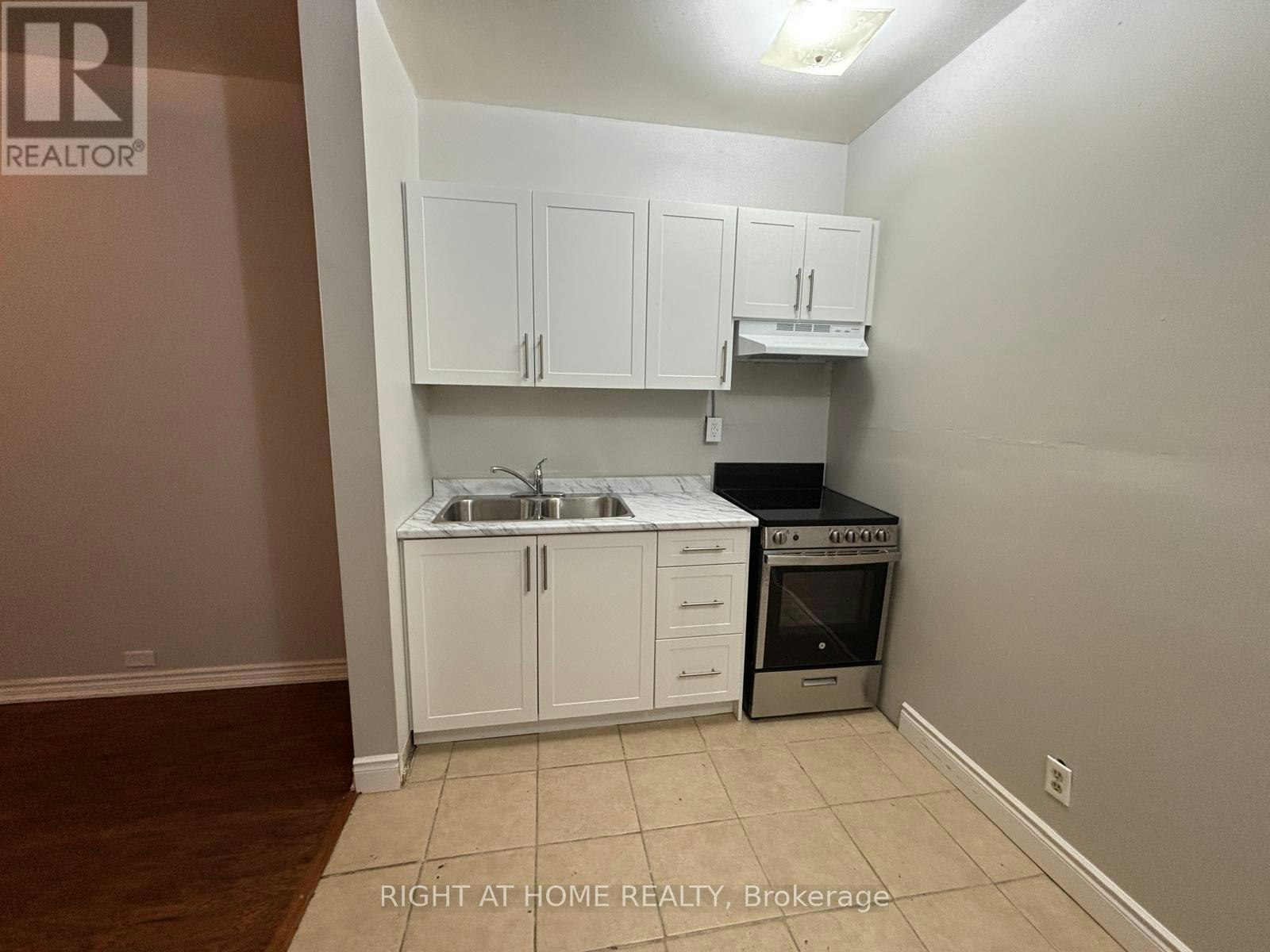 MAIN-505 Oakwood Avenue, Toronto, ON, M6E 2W9 - 4