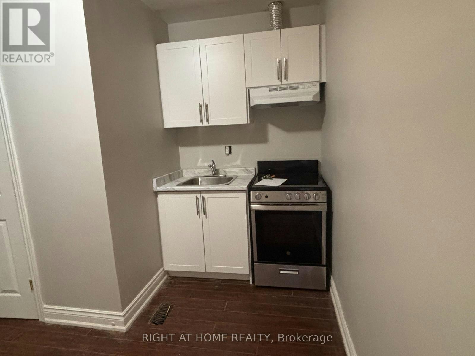 UPPER A-507 Oakwood Avenue, Toronto, ON, M6E 2W9 - 3