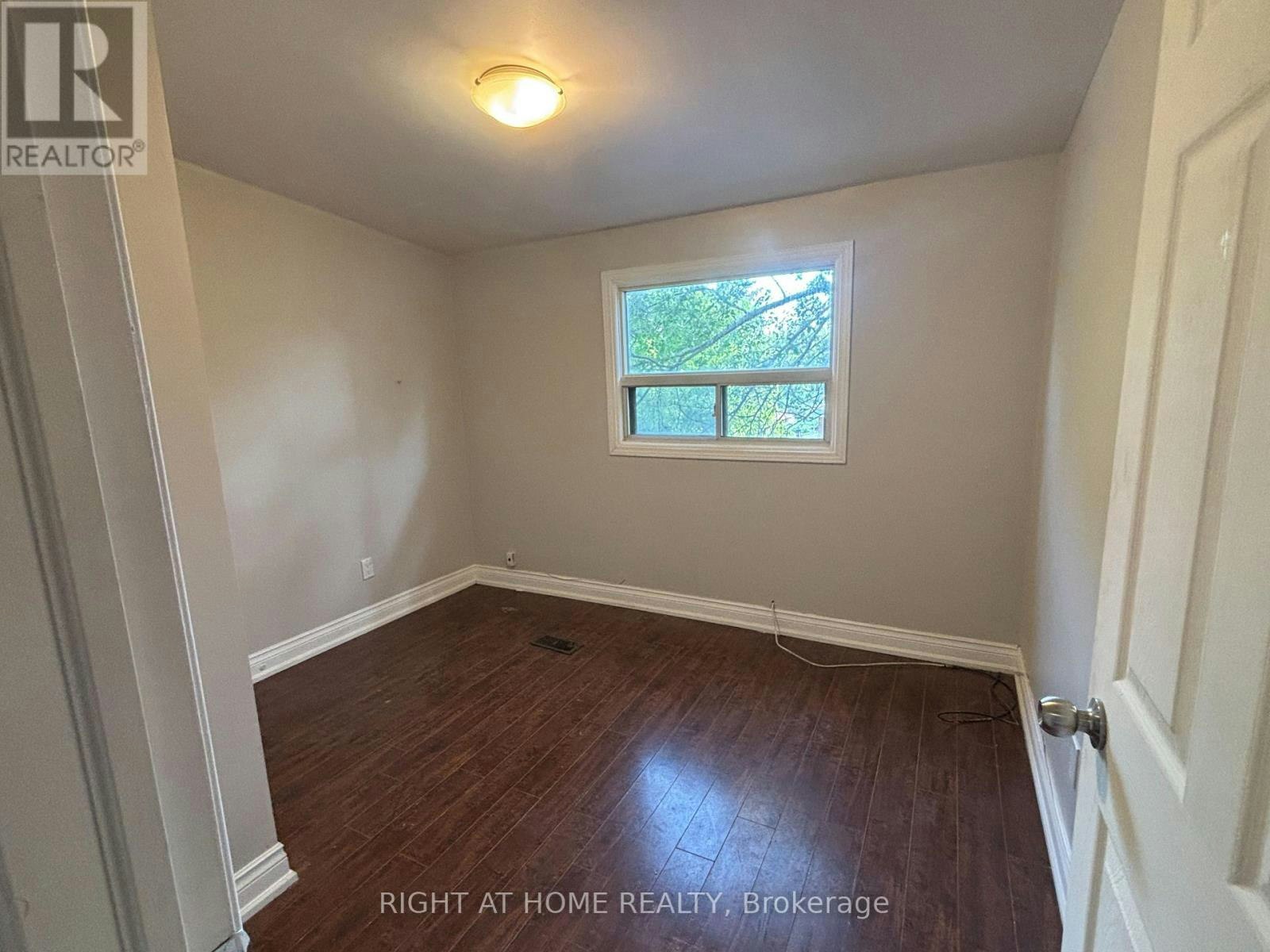 UPPER A-507 Oakwood Avenue, Toronto, ON, M6E 2W9 - 2