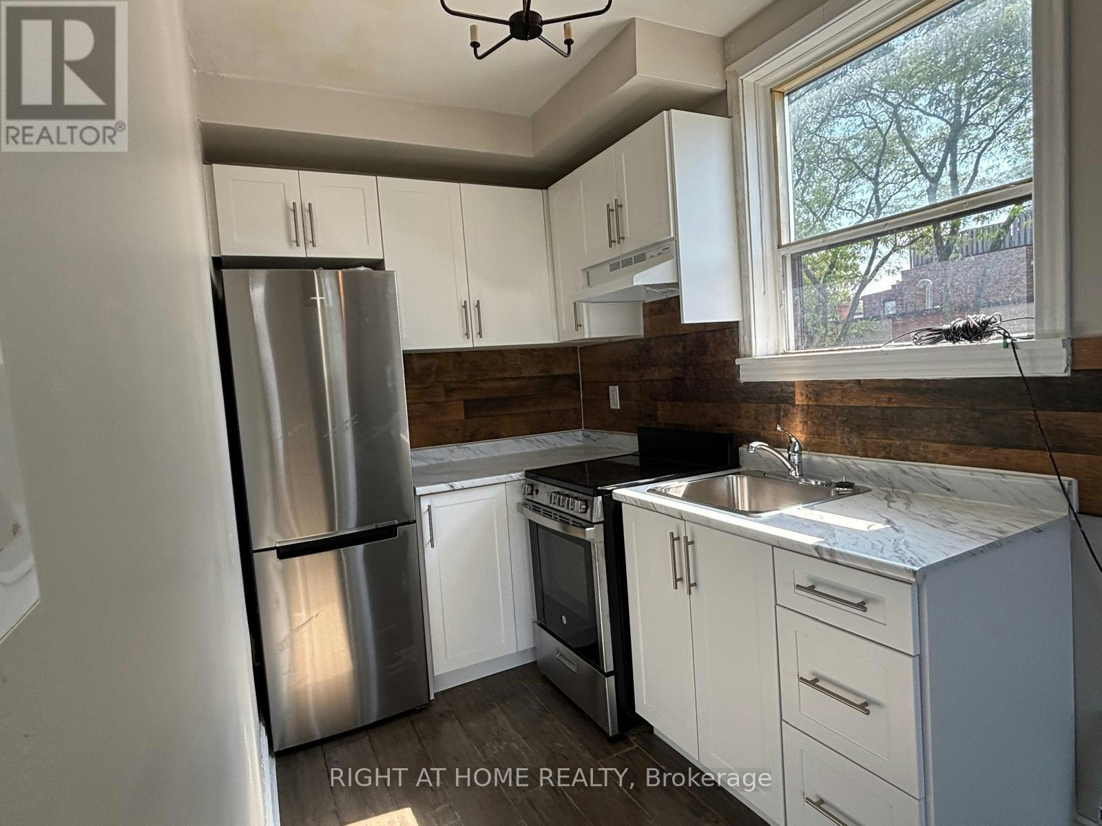 3 UPPER-503 Oakwood Avenue, Toronto, ON, M6E 2W9 - 4