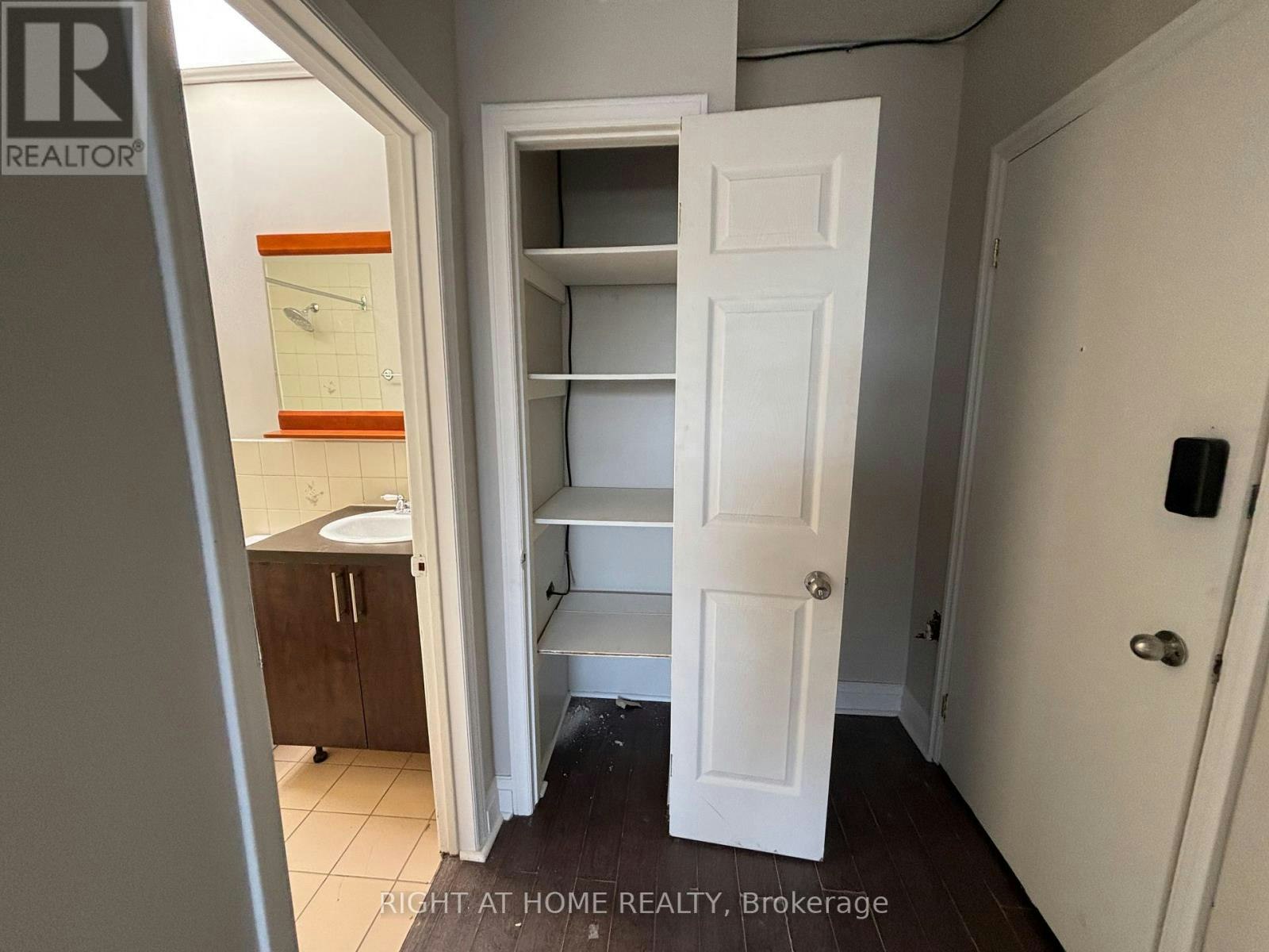 2 UPPER-503 Oakwood Avenue, Toronto, ON, M6E 2W9 - 4