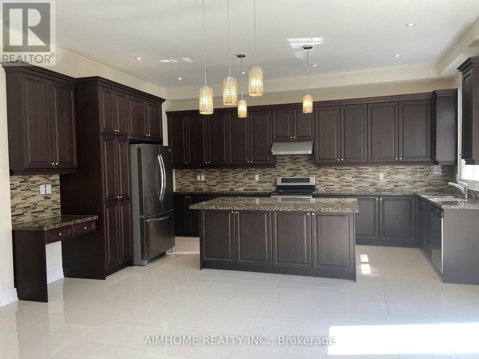 119 Hackwood Crescent, Aurora, ON, L4G 0T9 - 5