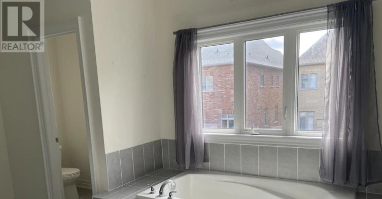 119 Hackwood Crescent, Aurora, ON, L4G 0T9 - 8