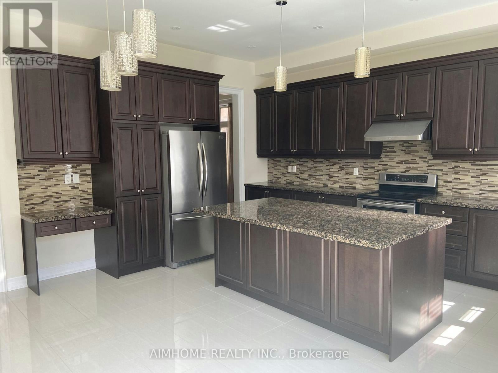 119 Hackwood Crescent, Aurora, ON, L4G 0T9 - 4