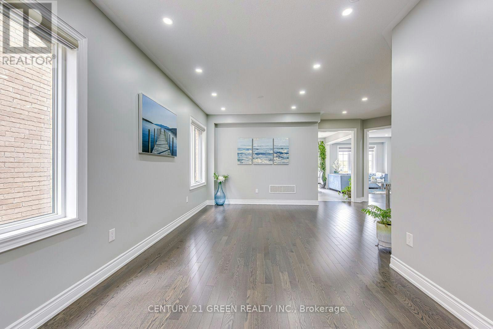 99 Mcknight Avenue N, Hamilton, ON, L8B 0T8 - 4