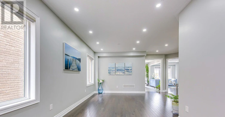 99 Mcknight Avenue N, Hamilton, ON, L8B 0T8 - 4