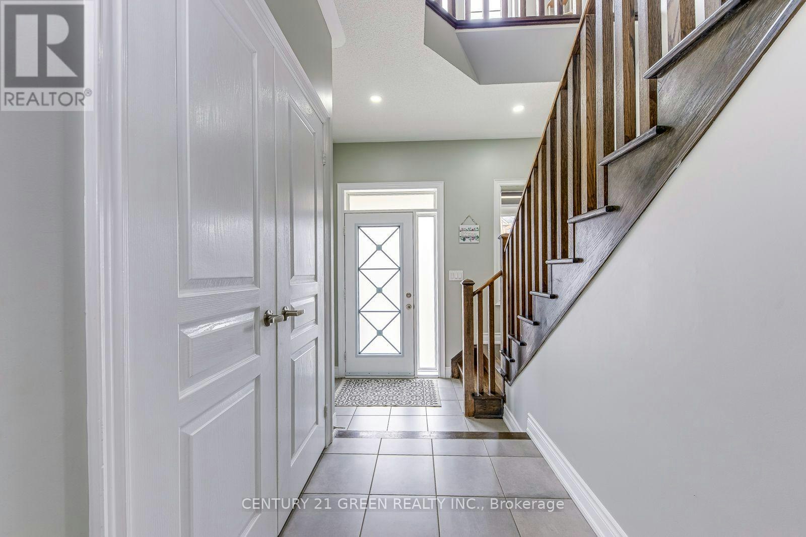 99 Mcknight Avenue N, Hamilton, ON, L8B 0T8 - 3