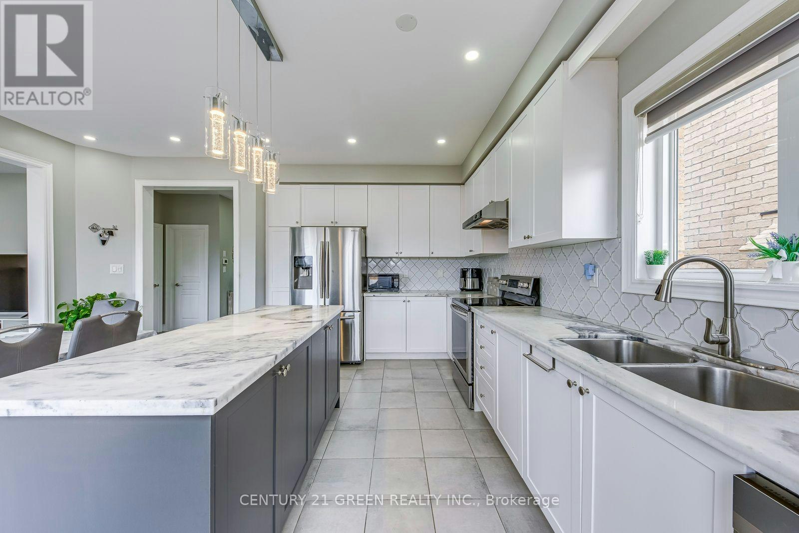 99 Mcknight Avenue N, Hamilton, ON, L8B 0T8 - 8