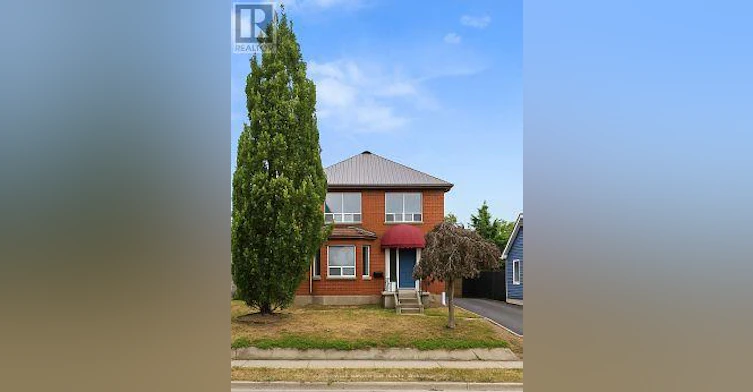 MAIN-220 Bloor Street W, Oshawa, ON, L1J 1P8