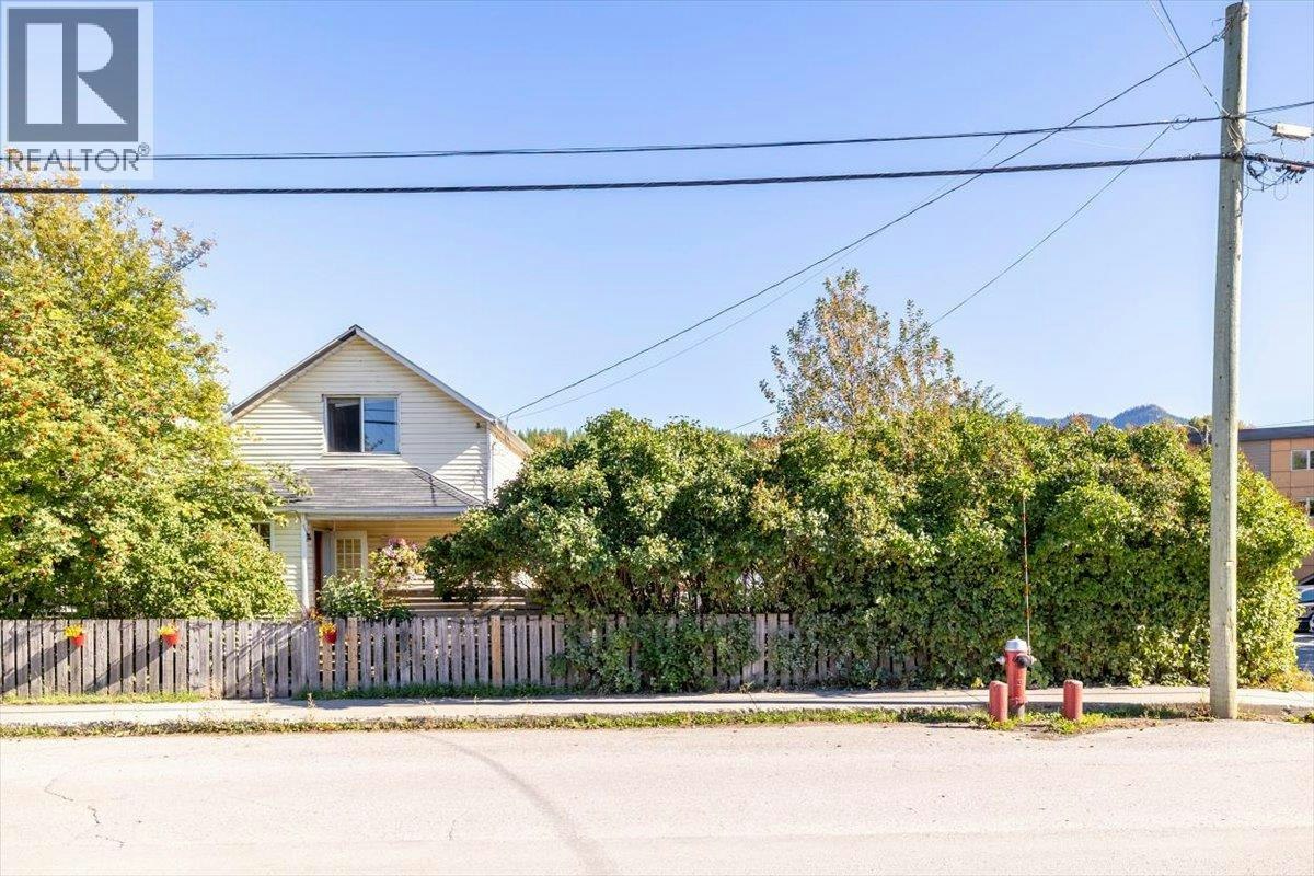 1112 2nd Avenue, Fernie, BC, V0B 1M0