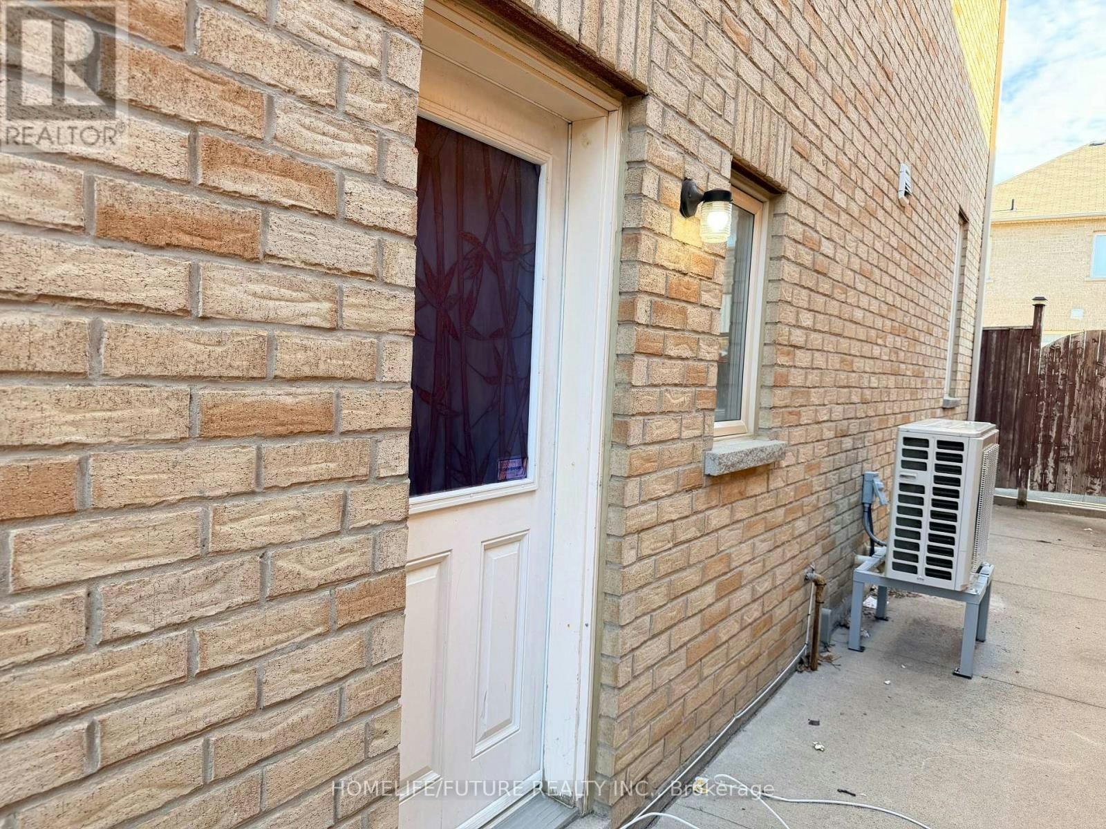 BSMT-22 Gamson Crescent, Brampton, ON, L6R 0V8 - 3