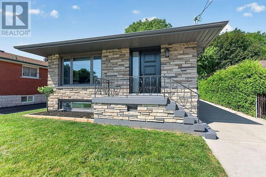 26 Parklands Drive, Hamilton, ON, L8K 4W7