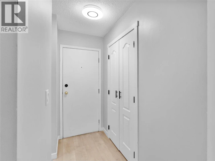 6-1595 Summit Drive, Kamloops, BC, V2E 1E9 - 8
