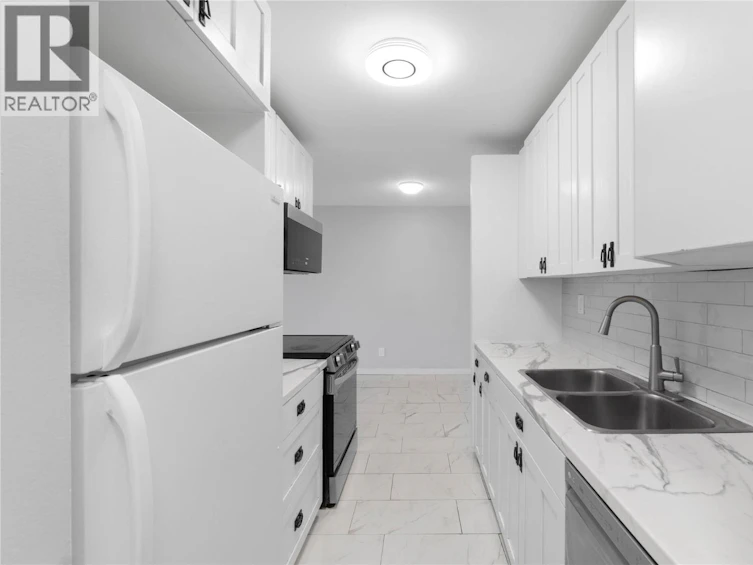 6-1595 Summit Drive, Kamloops, BC, V2E 1E9 - 5
