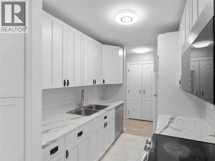 6-1595 Summit Drive, Kamloops, BC, V2E 1E9 - 7