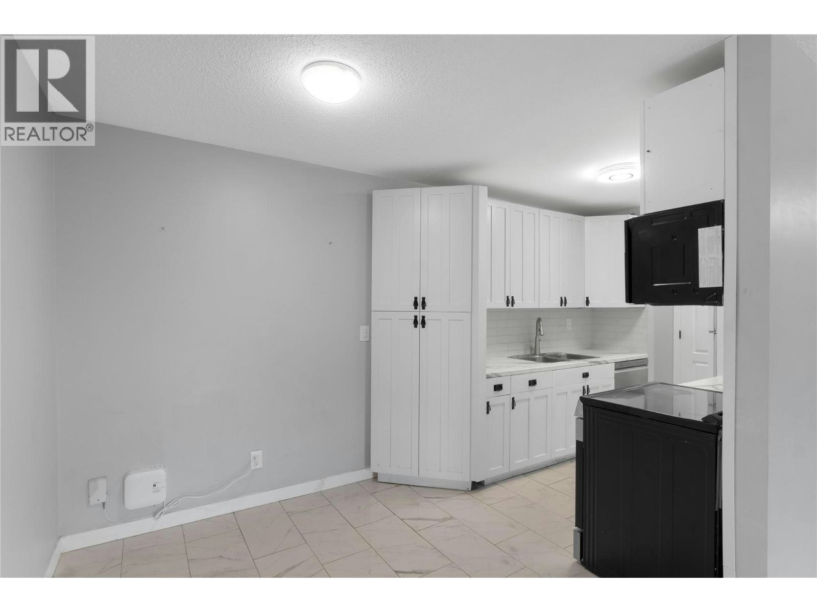 6-1595 Summit Drive, Kamloops, BC, V2E 1E9 - 6