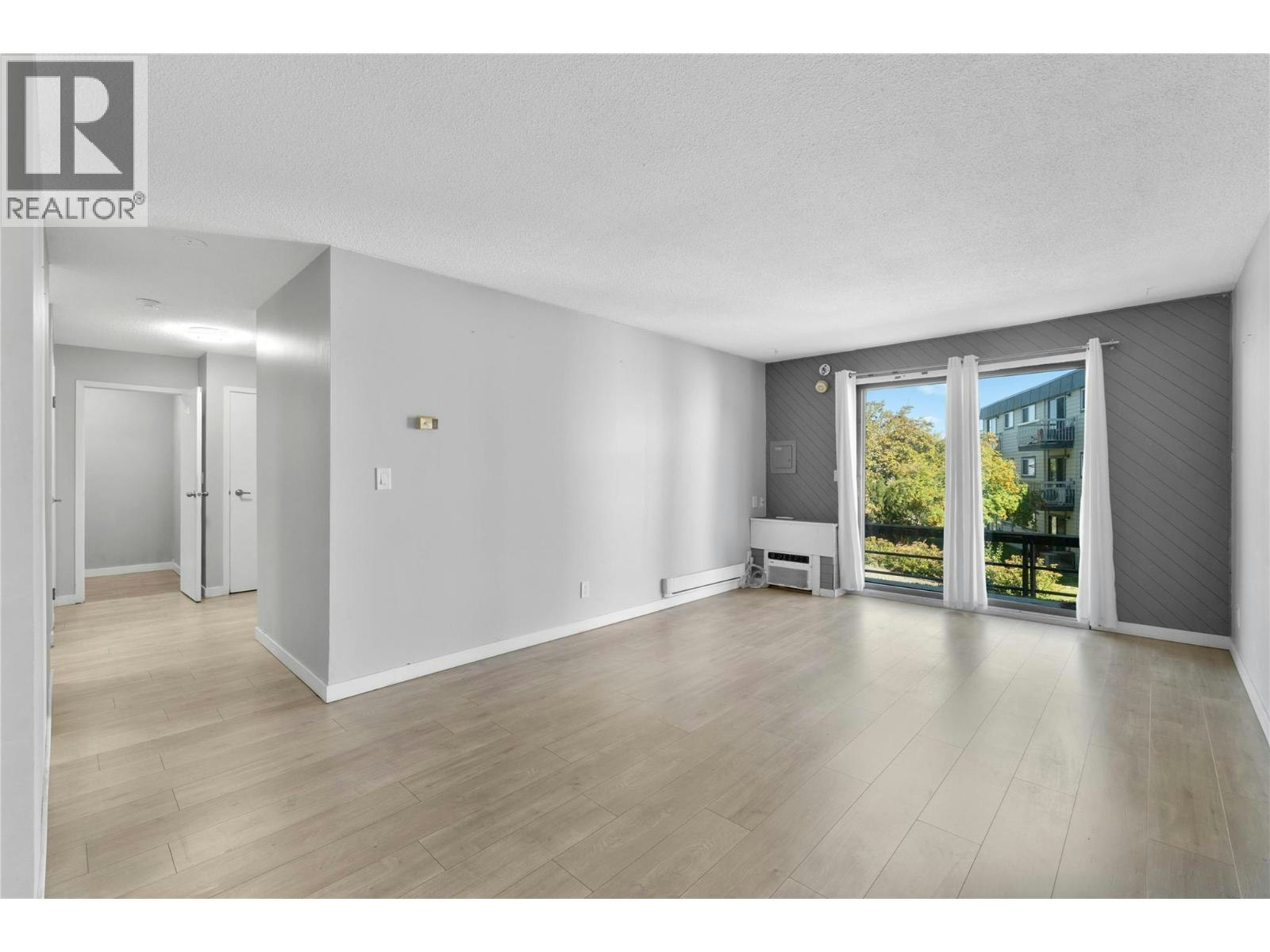 6-1595 Summit Drive - 3