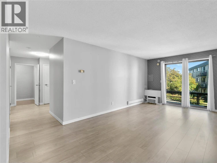 6-1595 Summit Drive, Kamloops, BC, V2E 1E9 - 3