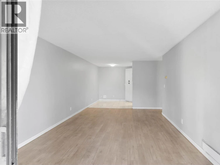 6-1595 Summit Drive, Kamloops, BC, V2E 1E9 - 4