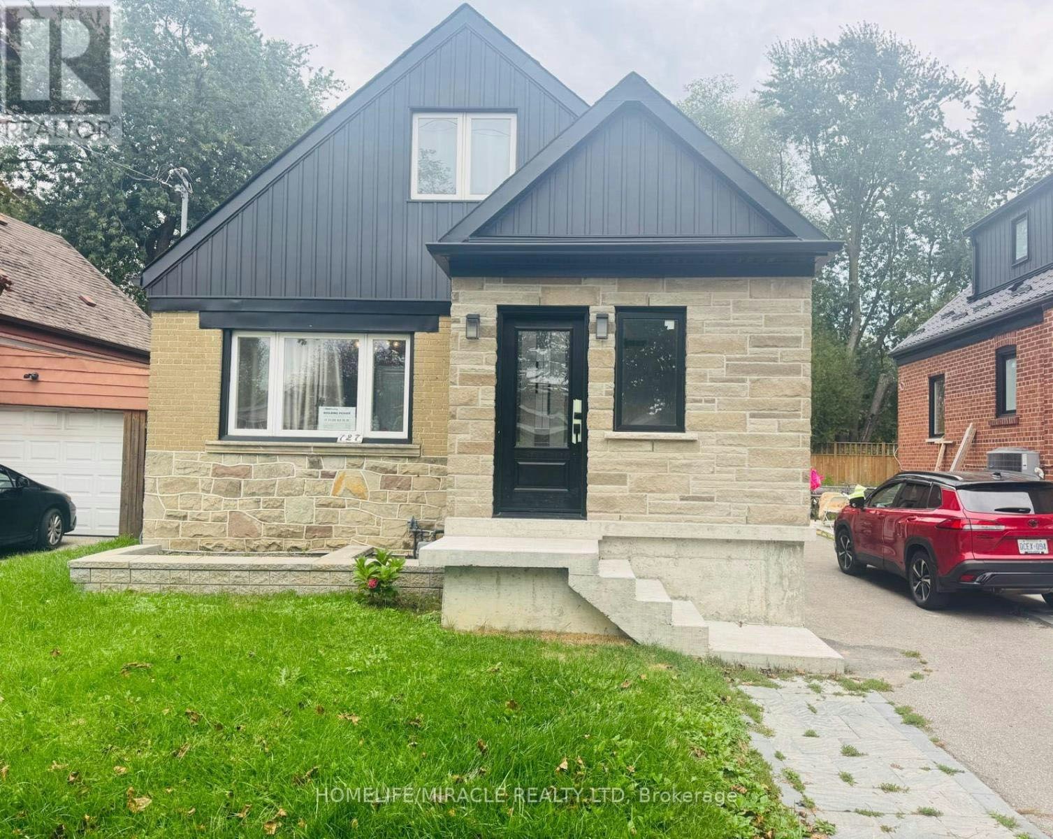 127 Presley Avenue, Toronto, ON, M1L 3P9