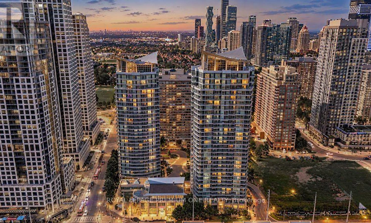 611-33 Elm Drive W